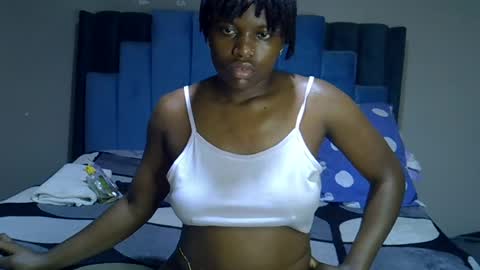 Snapshot of melanin_moon chatting on June 27, 2026, 11:48 am Moon online show from June 27, 2026, 11:48 am