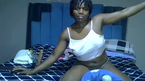 Snapshot of melanin_moon chatting on July 7, 2026, 3:09 am Moon online show from July 7, 2026, 3:09 am