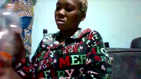 melaninndriping online show from November 3, 2025, 4:36 am