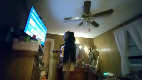 Snapshot of melaninnnnmadnessss chatting on May 16, 2026, 6:54 am WATCH ME CUMMM AND TWERK THIS ASS MELANINNNNMADNESSSS online show from May 16, 2026, 6:54 am