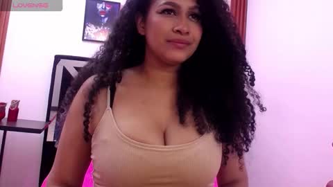 Snapshot of melany_garden chatting on October 1, 2025, 7:09 pm LAURA online show from October 1, 2025, 7:09 pm