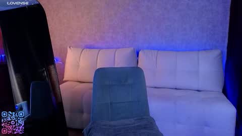 Snapshot of melee_eva chatting on March 2, 2026, 7:37 am Melee Eva - Thumbs Up please online show from March 2, 2026, 7:37 am