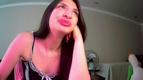 melena_caramel online show from May 19, 2026, 3:24 am