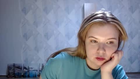 Snapshot of melina_beauty chatting on November 4, 2025, 3:16 am Melina online show from November 4, 2025, 3:16 am