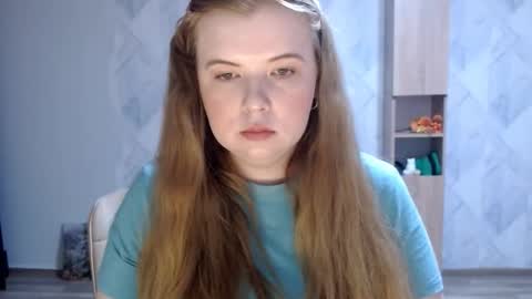 Snapshot of melina_beauty chatting on November 19, 2025, 7:58 pm Melina online show from November 19, 2025, 7:58 pm