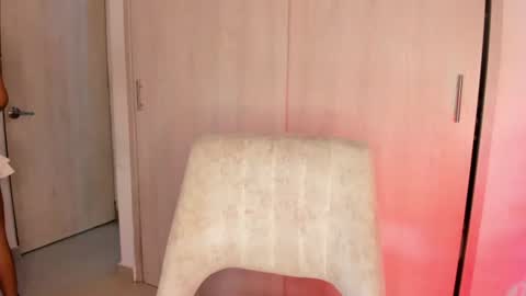 Snapshot of melina_ferrer1 chatting on June 20, 2026, 2:42 pm EI online show from June 20, 2026, 2:42 pm