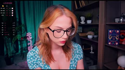 Snapshot of melisa_ginger chatting on December 16, 2024, 9:35 am Im Melisa 3 online show from December 16, 2024, 9:35 am