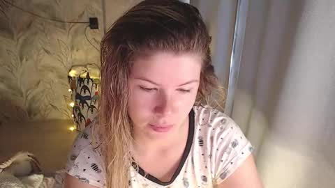 Snapshot of melissa__ray chatting on September 24, 2025, 2:37 am Melissa Ray online show from September 24, 2025, 2:37 am