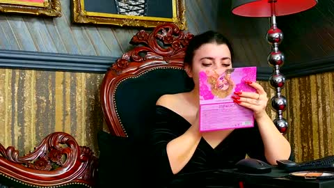 Snapshot of melissa_glow chatting on January 13, 2025, 8:37 am Melissa online show from January 13, 2025, 8:37 am