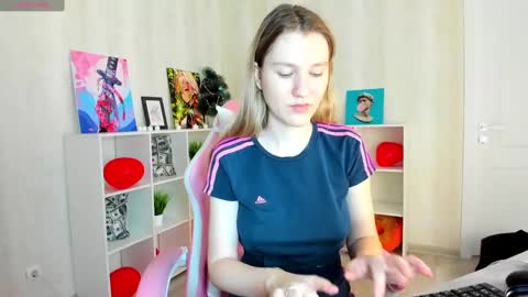 melissa_moooree online show from February 27, 2025, 11:20 am