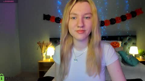 melissa_moooree online show from October 22, 2025, 9:31 am