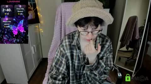 Snapshot of melissa_wells chatting on October 2, 2025, 8:49 pm Melissa online show from October 2, 2025, 8:49 pm