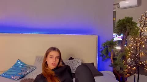 Snapshot of melissacrayzy chatting on February 18, 2025, 9:43 am MelissaCrayzy online show from February 18, 2025, 9:43 am