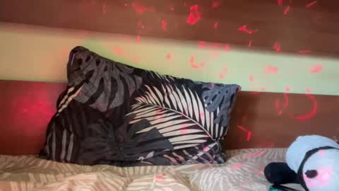 cutebutnyet online show from March 27, 2026, 10:48 am