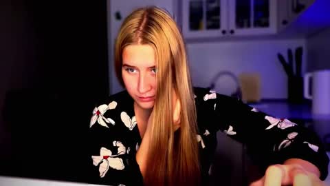 Snapshot of melissalii chatting on September 24, 2025, 1:47 pm melissalii online show from September 24, 2025, 1:47 pm