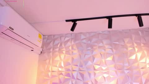  Mell online show from March 28, 2026, 11:43 am