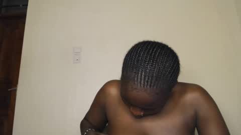 Snapshot of mellanin_pretty_ chatting on February 17, 2026, 8:15 pm . online show from February 17, 2026, 8:15 pm