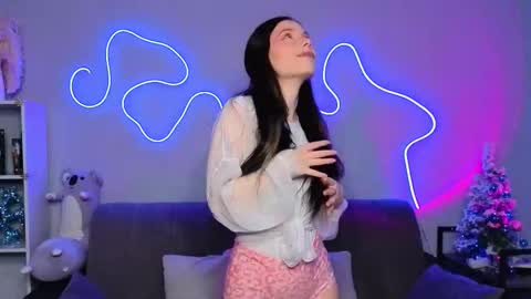 mellhyees online show from January 15, 2026, 5:05 pm