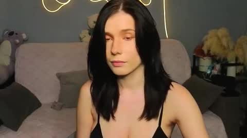 mellhyees online show from February 1, 2026, 5:00 pm