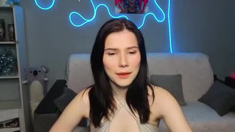 mellhyees online show from February 15, 2026, 5:31 pm