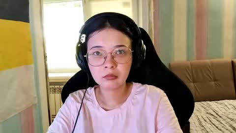mellieyamazaki online show from June 3, 2026, 9:12 am