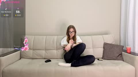 Snapshot of melliscute chatting on April 2, 2026, 4:48 pm melliscute online show from April 2, 2026, 4:48 pm