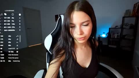 Snapshot of mellowpearl chatting on November 11, 2025, 4:07 pm EVA online show from November 11, 2025, 4:07 pm