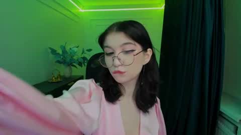 mellsawertyq online show from September 24, 2025, 8:23 pm