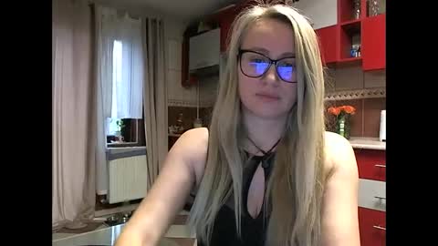 Melly online show from February 7, 2026, 12:53 pm