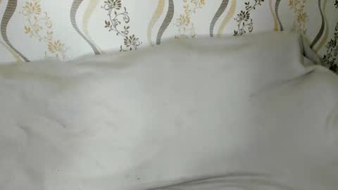 MelMooon online show from January 6, 2026, 9:18 pm