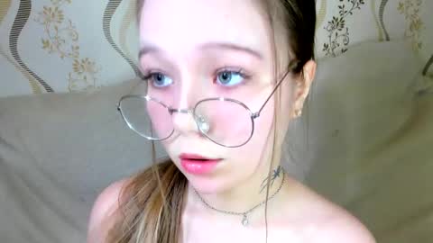 MelMooon online show from January 9, 2026, 12:24 am