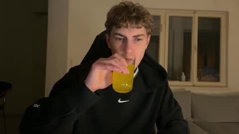 Melodicass online show from November 30, 2025, 7:29 pm