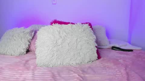 Snapshot of melody__77 chatting on February 2, 2025, 6:42 pm online show from February 2, 2025, 6:42 pm