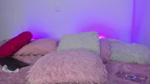 Snapshot of melody__77 chatting on March 9, 2025, 1:48 pm online show from March 9, 2025, 1:48 pm