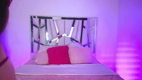    online show from September 18, 2025, 5:48 pm