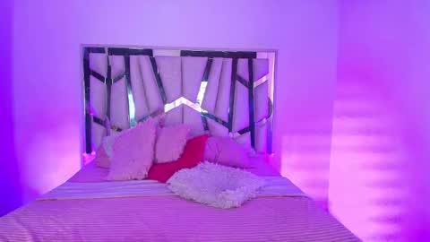    online show from November 24, 2025, 7:24 pm