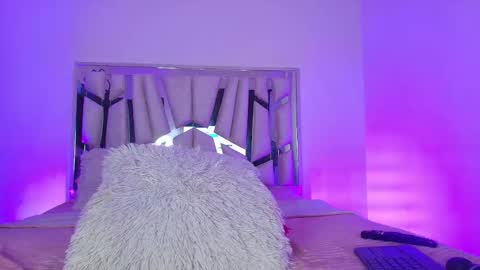    online show from November 27, 2025, 8:22 pm