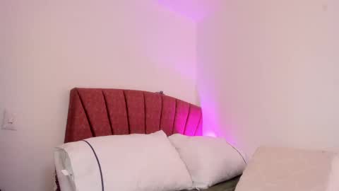 Snapshot of melody_bonnie22 chatting on October 25, 2025, 2:56 pm Leslie online show from October 25, 2025, 2:56 pm