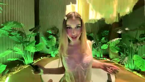 melody_soft online show from May 29, 2026, 3:48 am