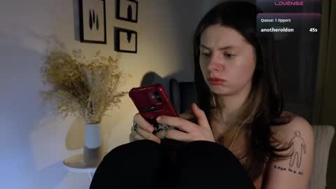 Snapshot of melodykey_x chatting on March 7, 2025, 7:05 pm melody online show from March 7, 2025, 7:05 pm