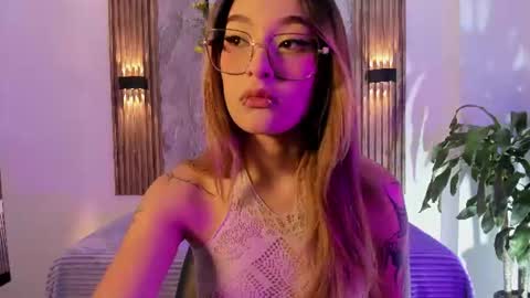 Snapshot of melodylanee chatting on June 11, 2026, 11:08 am melodylanee online show from June 11, 2026, 11:08 am