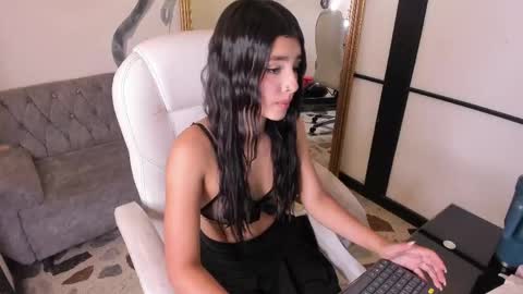 Snapshot of melodyprice_ chatting on May 30, 2026, 9:12 pm Melody online show from May 30, 2026, 9:12 pm
