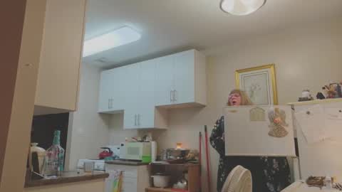 Melody online show from February 8, 2026, 8:45 pm