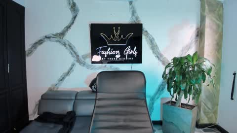 Snapshot of melodysnow chatting on November 24, 2025, 8:52 pm melodysnow online show from November 24, 2025, 8:52 pm