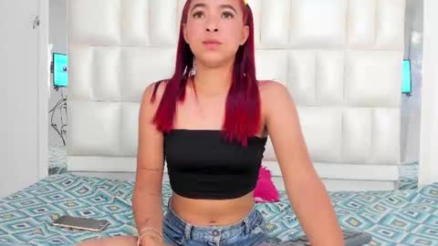 mely_herrera online show from July 17, 2026, 5:03 am