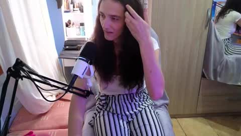 Snapshot of memisecrets chatting on October 25, 2025, 5:30 pm Megumi Aina online show from October 25, 2025, 5:30 pm