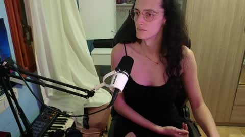 Snapshot of memisecrets chatting on May 12, 2026, 8:50 pm Megumi Aina online show from May 12, 2026, 8:50 pm