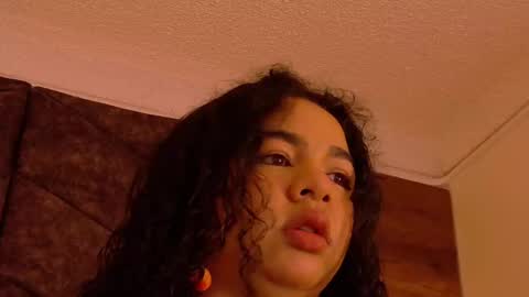  Memphis Williams  online show from November 4, 2025, 2:43 am