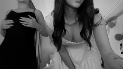 Snapshot of mencialo chatting on May 15, 2026, 11:34 pm Mencialo online show from May 15, 2026, 11:34 pm