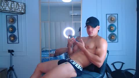 Snapshot of menxtop chatting on February 11, 2026, 1:43 am Tony and David online show from February 11, 2026, 1:43 am